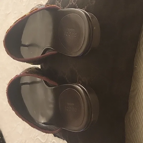 Gucci Thong Sandals Size 9B