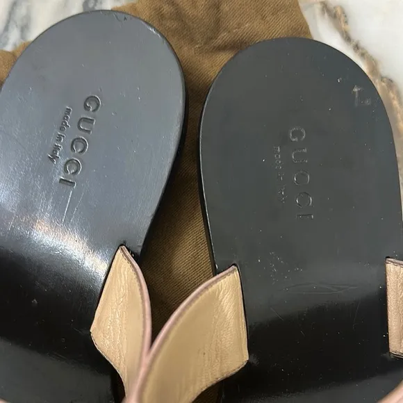 Gucci Women’s Leather Thong Sandals with double G