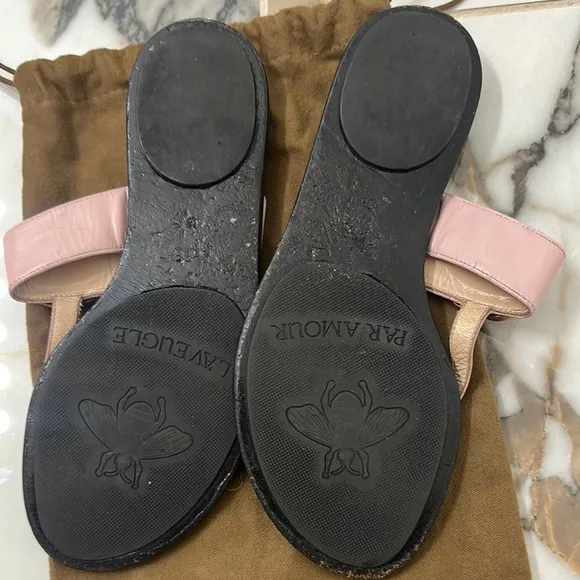 Gucci Women’s Leather Thong Sandals with double G