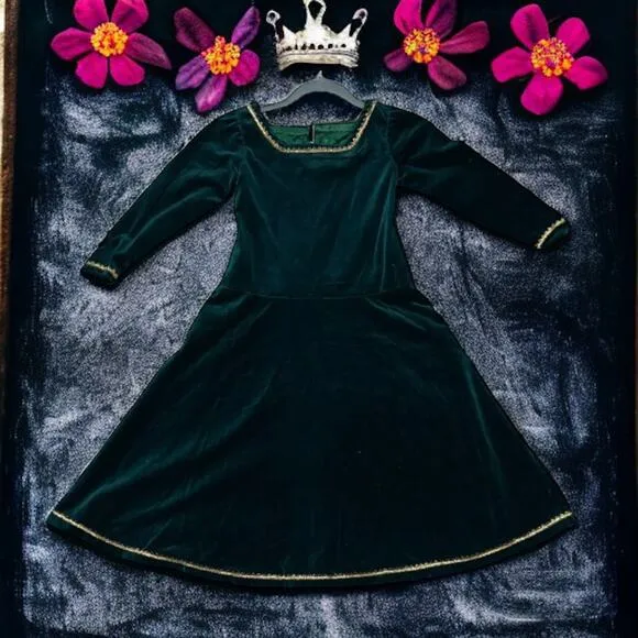 Handmade Artisan Green Velvet Renaissance Princess Gown with Gold Trim  Size 5/6