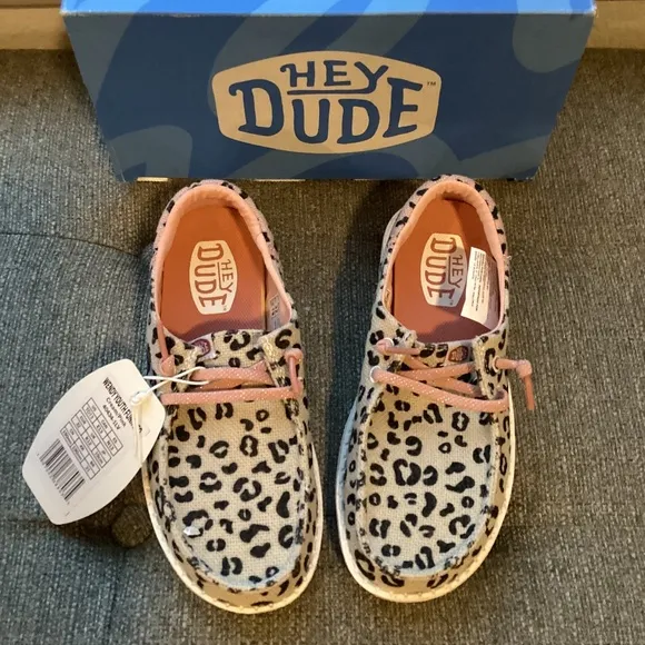 Hey Dude Little Girls Wendy Funk Leopard Casual Moccasin Sneakers, size 13