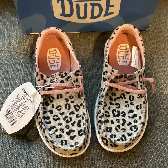 Hey Dude Little Girls Wendy Funk Leopard Casual Moccasin Sneakers, size 13