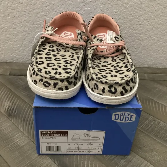 Hey Dude Little Girls Wendy Funk Leopard Casual Moccasin Sneakers