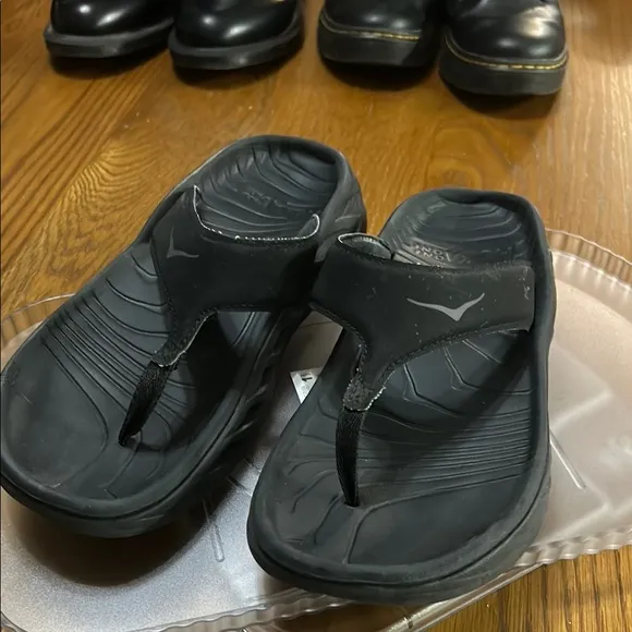 Hoka One One Ora Recovery Womens US 9 Mens US 7.5 Black Flip Flop Thong Sandals