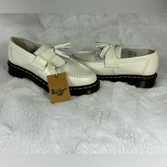 HP🎉NWT Dr Marten Adrian Tassle White Loafers