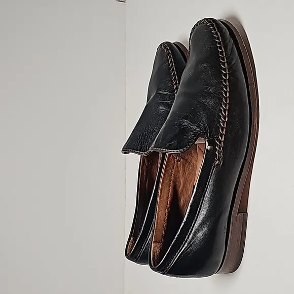 H.S. Trask Seth Loafer Shoe Moccasin Black Leather Sheepskin Handsewn Slip-On 9
