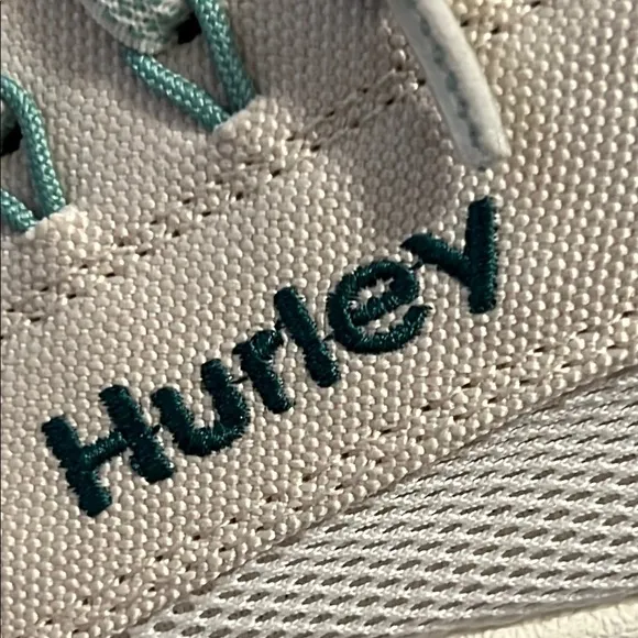 Hurley Women's New In Box Size 7Beige Castaic Sneakers