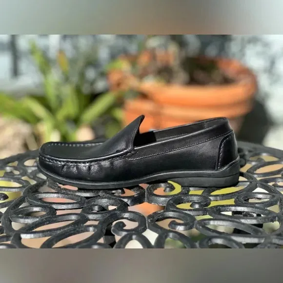 Hush Puppies — Black Leather Loafers