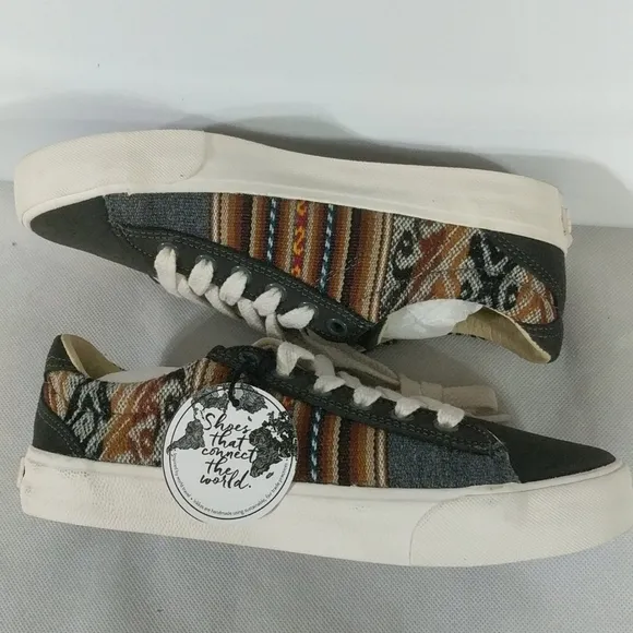 Inkkas Cusco Low Top Traditional Peruvian Design Sneakers - Big Kid's size 3.5