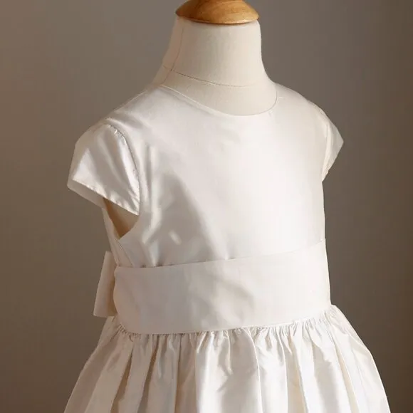 Ivory Silk Flower Girl Special Occasion Portrait Dress Boutique Size 6/7 NWT