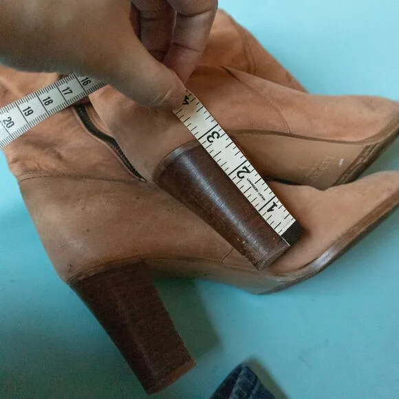 J Crew Genuine Italian Leather Stacked Heel Almond Toe Zipper Boots Size 8
