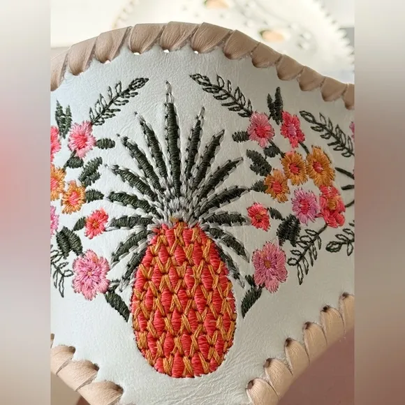 JACK ROGERS LIMITED EDITIONPINEAPPLE FLORAL THONG SANDALS