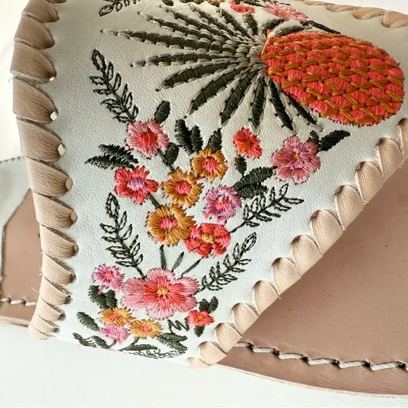 JACK ROGERS LIMITED EDITIONPINEAPPLE FLORAL THONG SANDALS