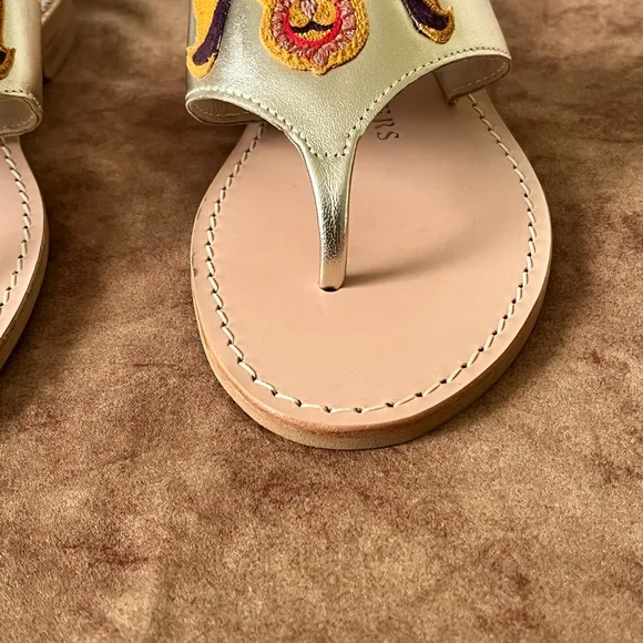 JACK ROGERS NIB AUTH GOLD METALLIC LEATHER ARIES EMBROIDERY THONG SANDALS