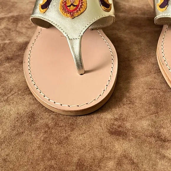 JACK ROGERS NIB AUTH GOLD METALLIC LEATHER ARIES EMBROIDERY THONG SANDALS