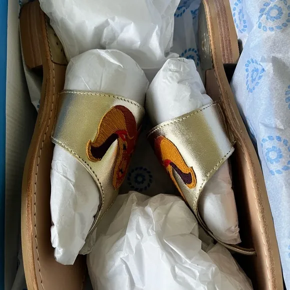 JACK ROGERS NIB AUTH GOLD METALLIC LEATHER ARIES EMBROIDERY THONG SANDALS