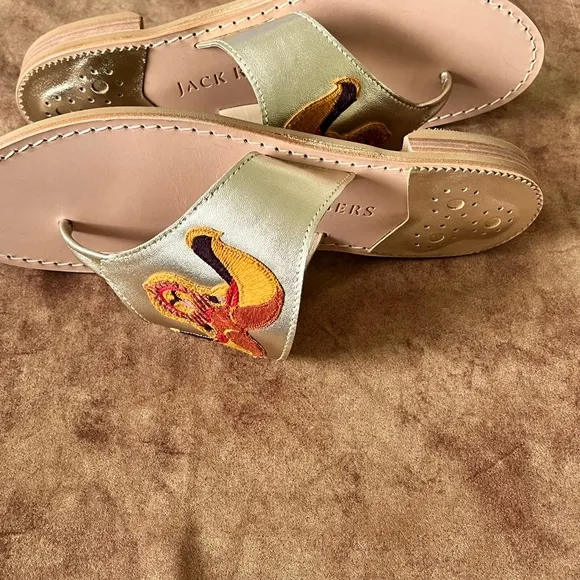 JACK ROGERS NIB AUTH GOLD METALLIC LEATHER ARIES EMBROIDERY THONG SANDALS