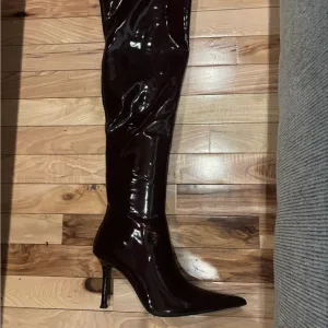Jeffery Campbell Elegant burgundy over the knee Patent Leather Women's Boots