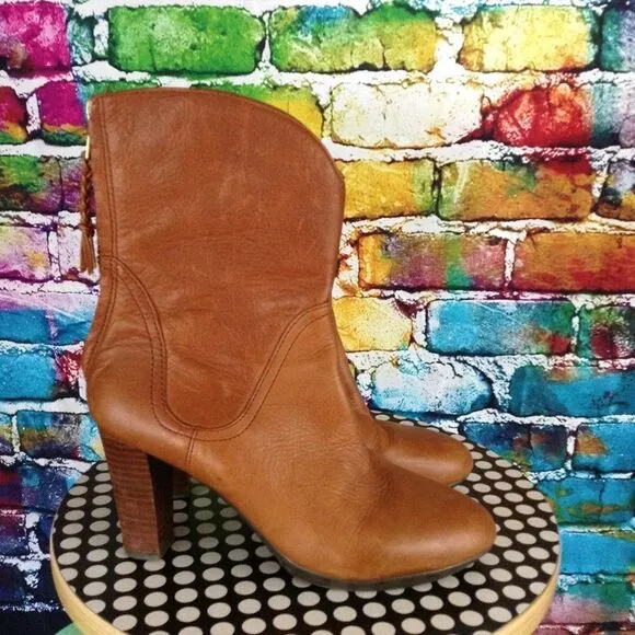 Johnston &amp; Murphy Heeled Leather Boots Booties Stacked heel 6.5 Medium
