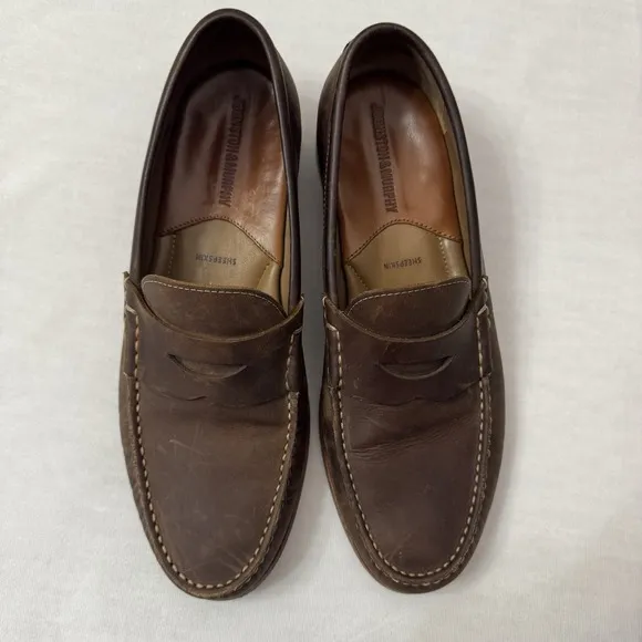 Johnston &amp; Murphy Mens 9.5M Brown Sheepskin Distress Leather Penny Loafers