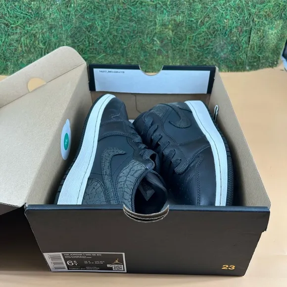 Jordan 1 Low SE (GS) ‘Black Elephant’