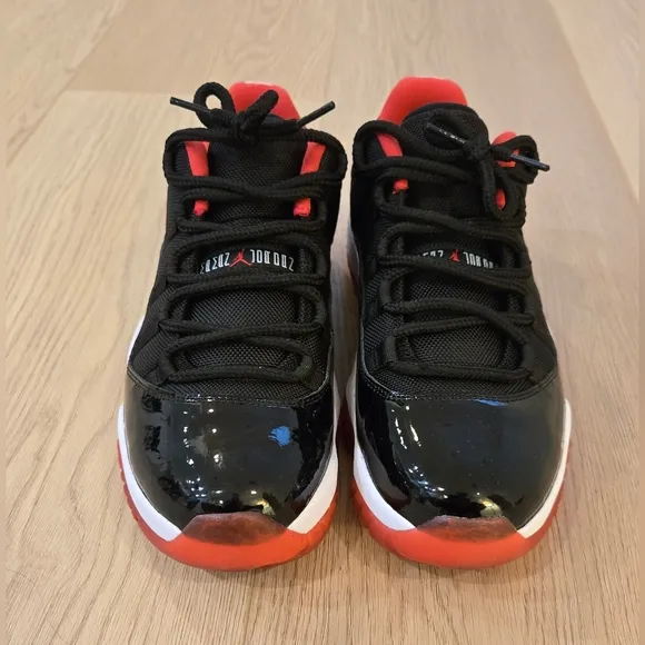 Jordan 11 Low - BRED
