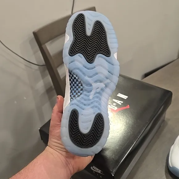 Jordan 11 Retro Legend Blue/ Columbia 4.5y, 6w