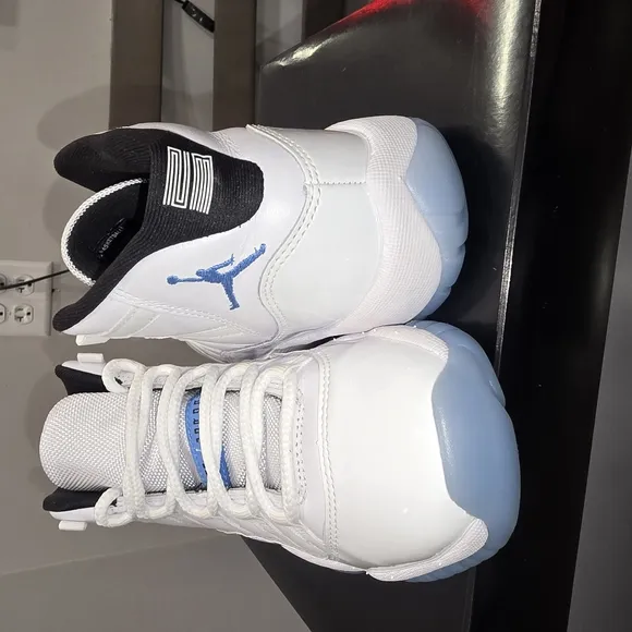 Jordan 11 Retro Legend Blue/ Columbia 4.5y, 6w