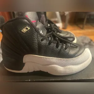 Jordan 12’s black &amp; white