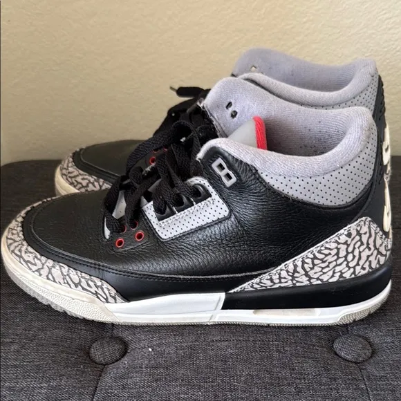 Jordan 3’s Big Kids. Black and Gray