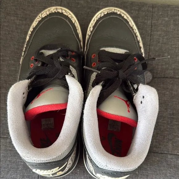 Jordan 3’s Big Kids. Black and Gray