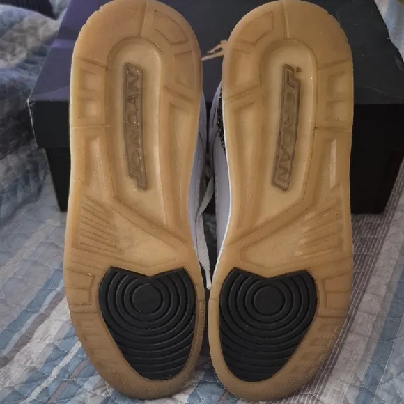 Jordan 4s White and Gold Sneakers