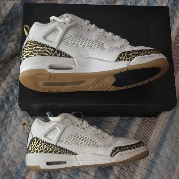 Jordan 4s White and Gold Sneakers