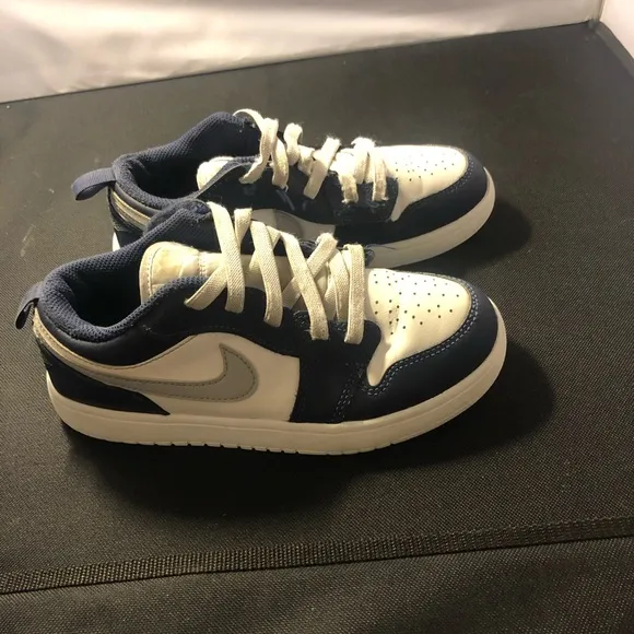 Jordan Air 1 low Alt size 3y