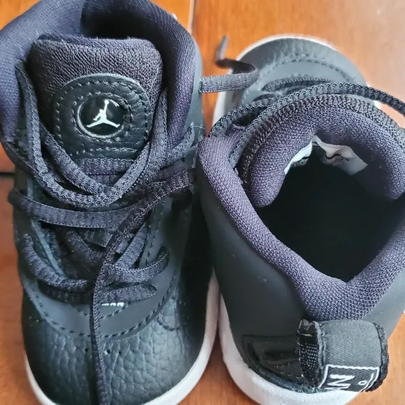 Jordan Jumpman Black sneaker boy kids sz 4C