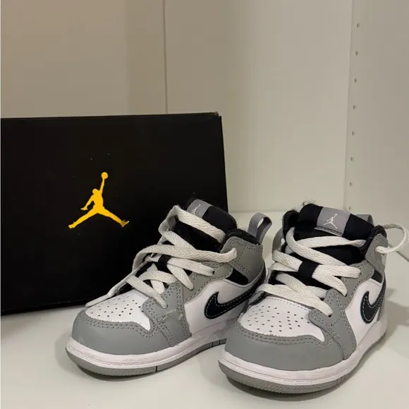 Jordan Kids Sneakers - Black, Gray, White