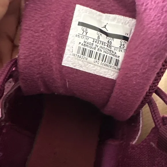 Jordan Kids Sneakers in Burgundy and Cream