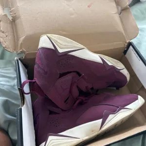Jordan Kids Sneakers in Burgundy and Cream