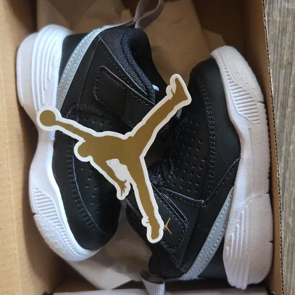 JORDAN MAX AURA 5(TD)