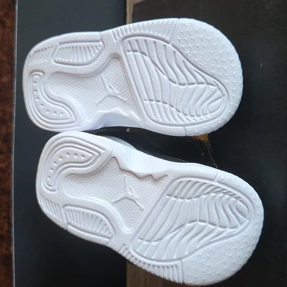 JORDAN MAX AURA 5(TD)