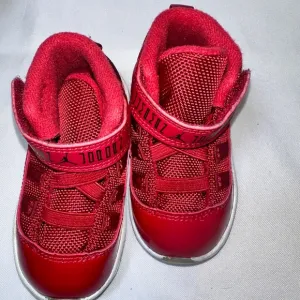 Jordan Red Mesh Sneakers for Everyday Wear
