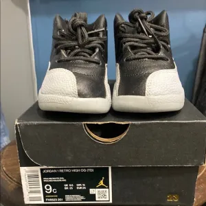 Jordan Retro High OG Kids Sneakers - Black and White