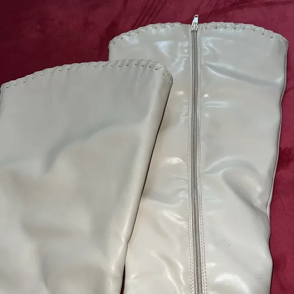 Journee Collection Daria Tru Comfort Foam women's knee-high boots.  Size 8. XWC