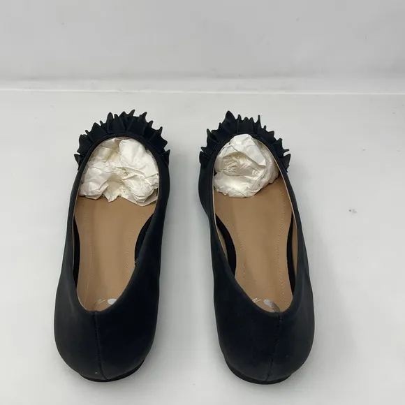 Journee Collection Judy Ruffled Pointed Toe Flats in Black Size 8‎ M New in Box
