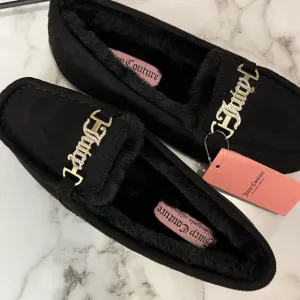 Juicy Couture NWT Women's Black Flats Faux Suede | Never Used | 7M