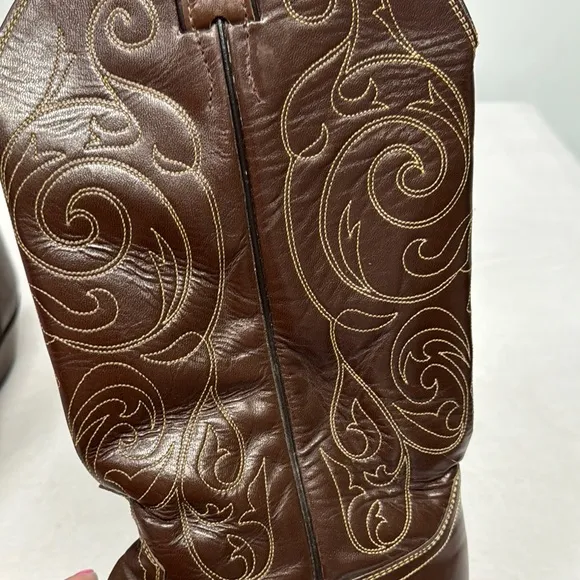 Justin Boots Brown Western Cowboy Boots with Intricate Stitching Dressy 9.5 D
