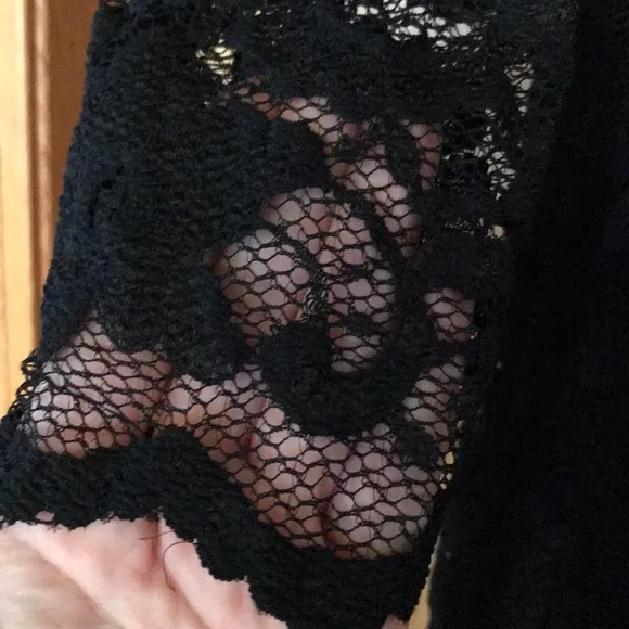 Karen Kane little black dress lace scalloped v neck empire waist cocktail EUC