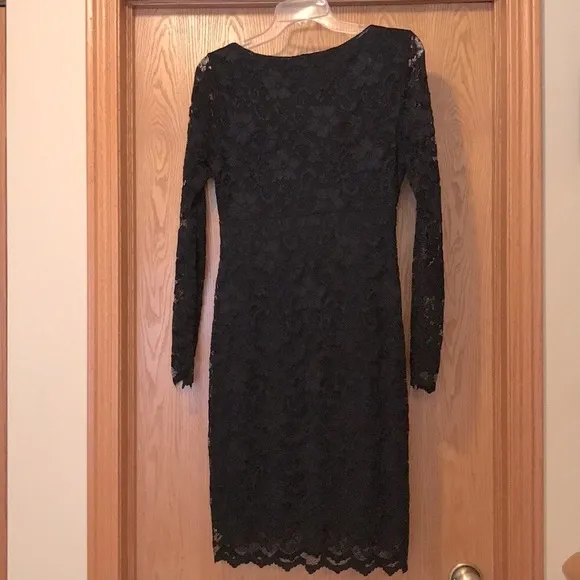 Karen Kane little black dress lace scalloped v neck empire waist cocktail EUC