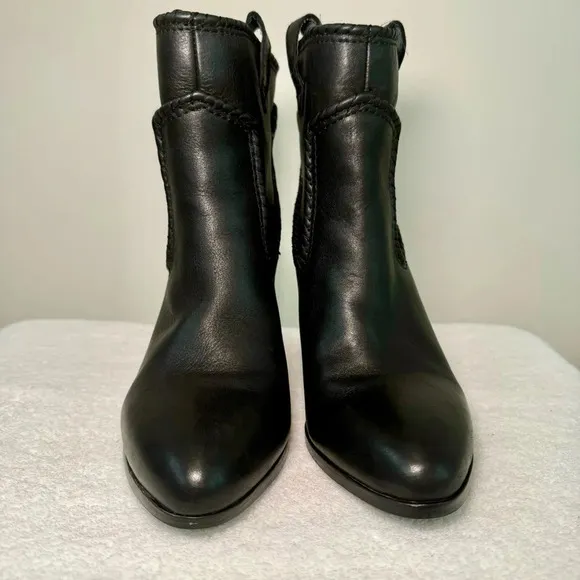 Karl Lagerfeld Paris ‘Provence’ Black Leather Western Ankle Boots Women’s Sz 7.5