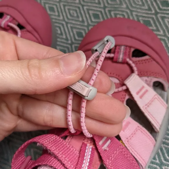 Keen Newport H2 Youth Sandals in Pink &amp; Rose